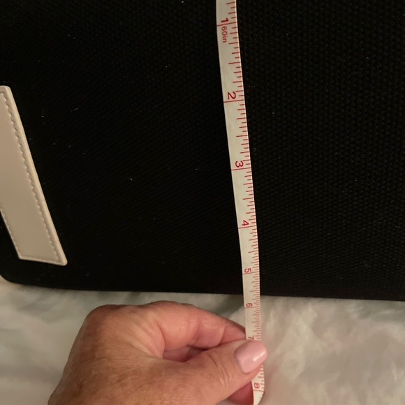 NWT Vince Camuto  Saly Blk Canvas, cream leather trim sides/bottom & ID beauty. - Picture 11 of 15